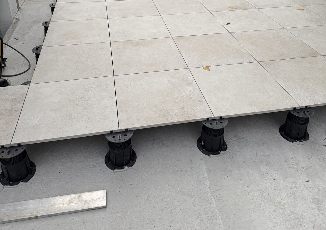 carrelage sur plot exterieur